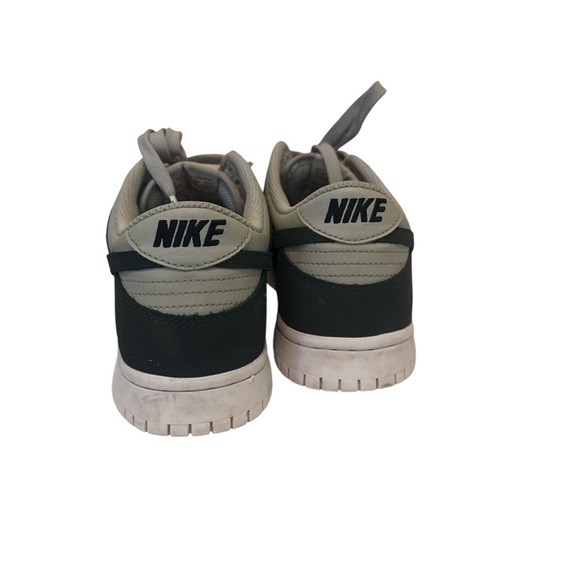 Nike Kids Court Borough 6.5Y Black Gray Sneakers Low Tops Lace Up - Picture 2 of 6